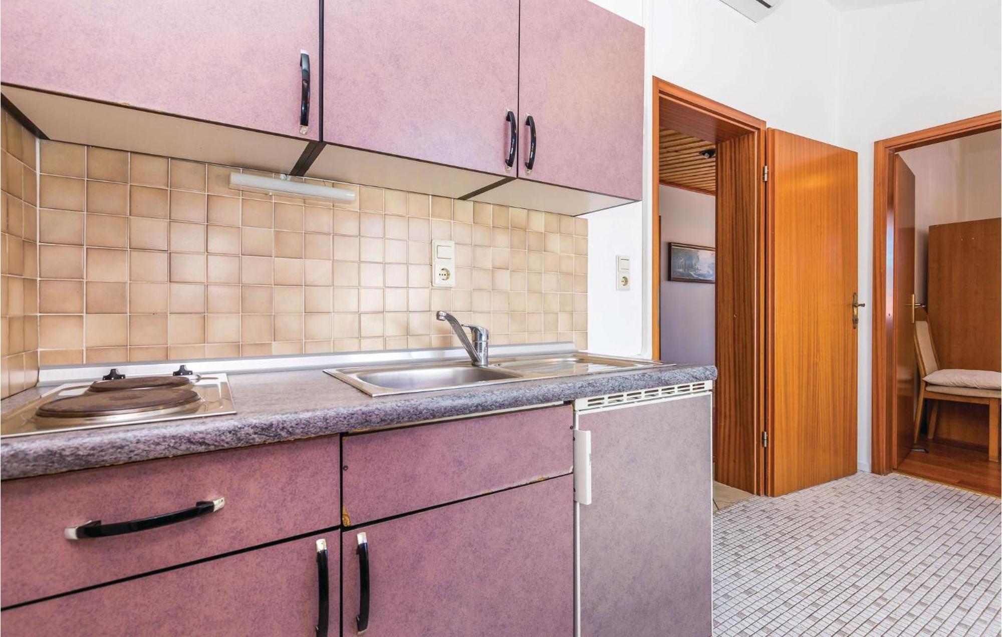 Lovely Apartment In Kampor With Kitchen Exterior photo